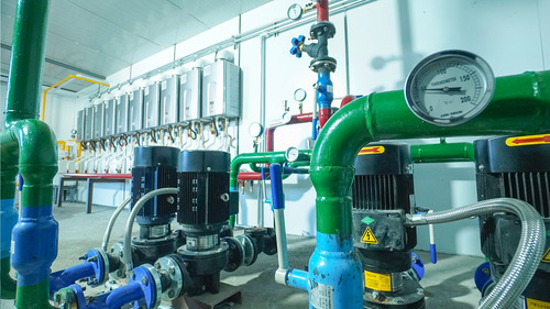 Нийслэлийн ерөнхий боловсролын 122 дугаар сургууль хийн халаагуурт шилжлээ